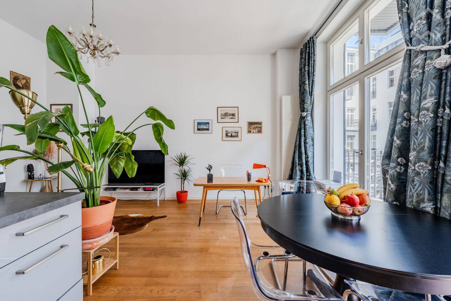 Stilvolles Appartement im Herzen Berlins (Mitte): Historisches Gebäude trifft modernes Design – Berlin – Vorschaubild 6
