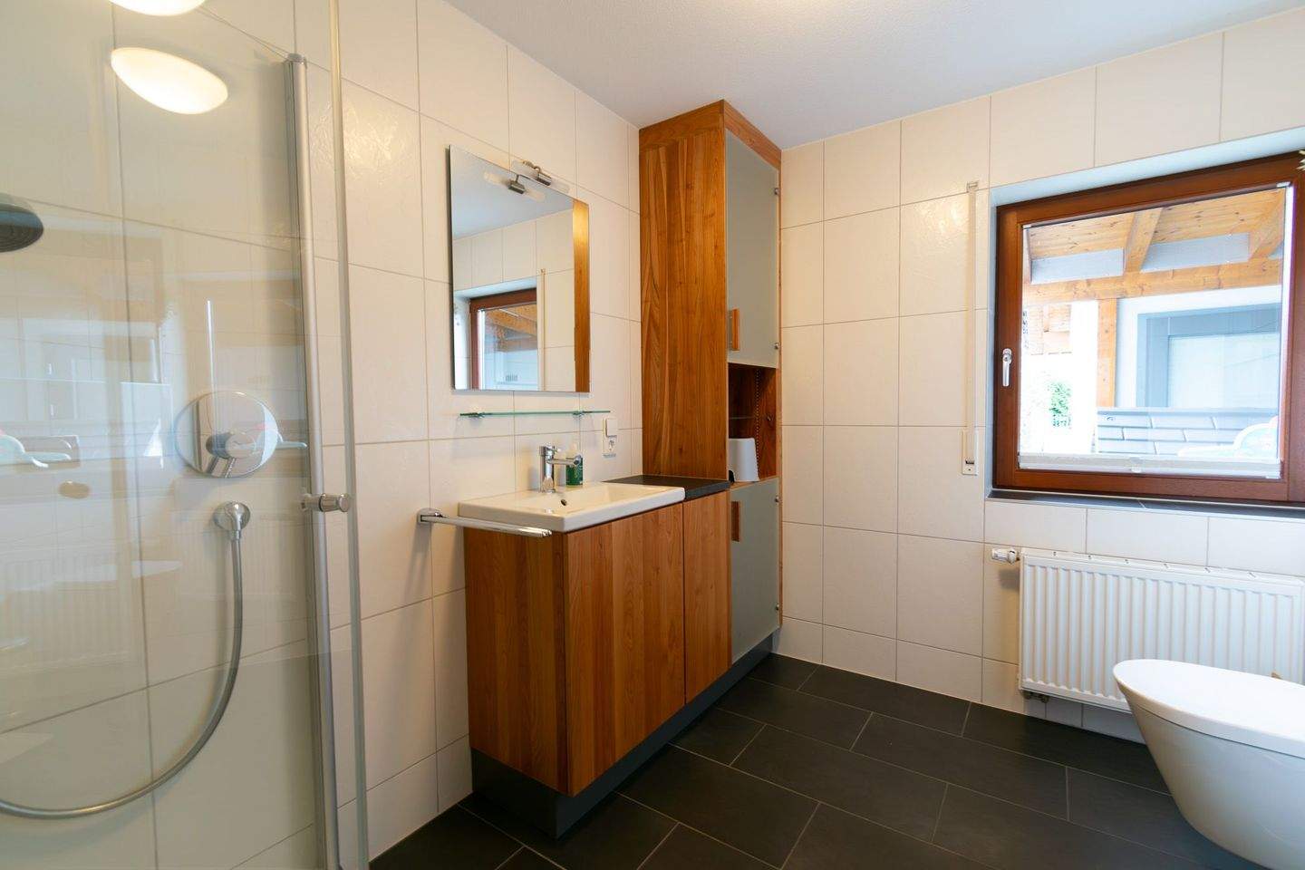 Exklusives Einfamilienhaus mit Pool, Sauna und großzügigem Garten in Tettnang – Tettnang – Vorschaubild 9