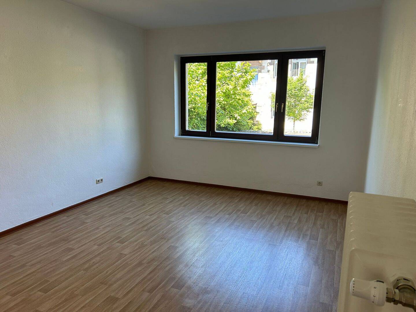 Herrliche 3 Zimmer Altbauwohnung im Westviertel mit sonnigem Garten – Jena – Vorschaubild 2
