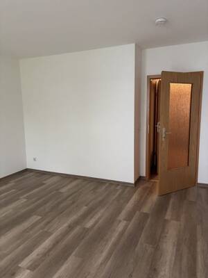 +++NEU+Schicke+++ 3 R.-Whg. im Südlichen Heimfeld 2+Balkon+Tageslichtbad+Außenrollo 2-R. Whg. +Tolles Wohnzimmer m. Balkon+Bad m. Wanne und Dusche!+++ – 4509 Delitzsch – Vorschaubild 6