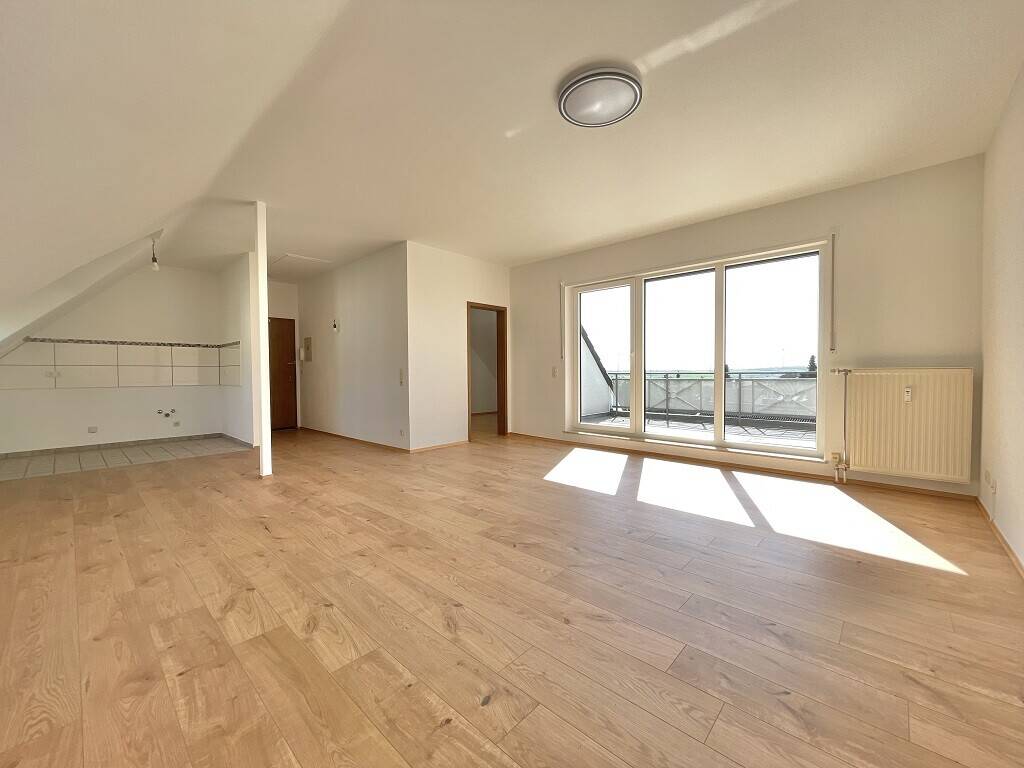 Sanierte Studiowohnung - grandioser Fernblick von Ihrer Dachterrasse mit Tiefgaragenstellplatz – Mainz – Vorschaubild 2