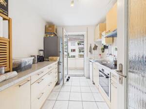 Begehrte Freiburger Unterwiehre: Attraktive 3-Zimmer-Wohnung mit zwei Balkonen – 79100 Freiburg im Breisgau – Vorschaubild 8