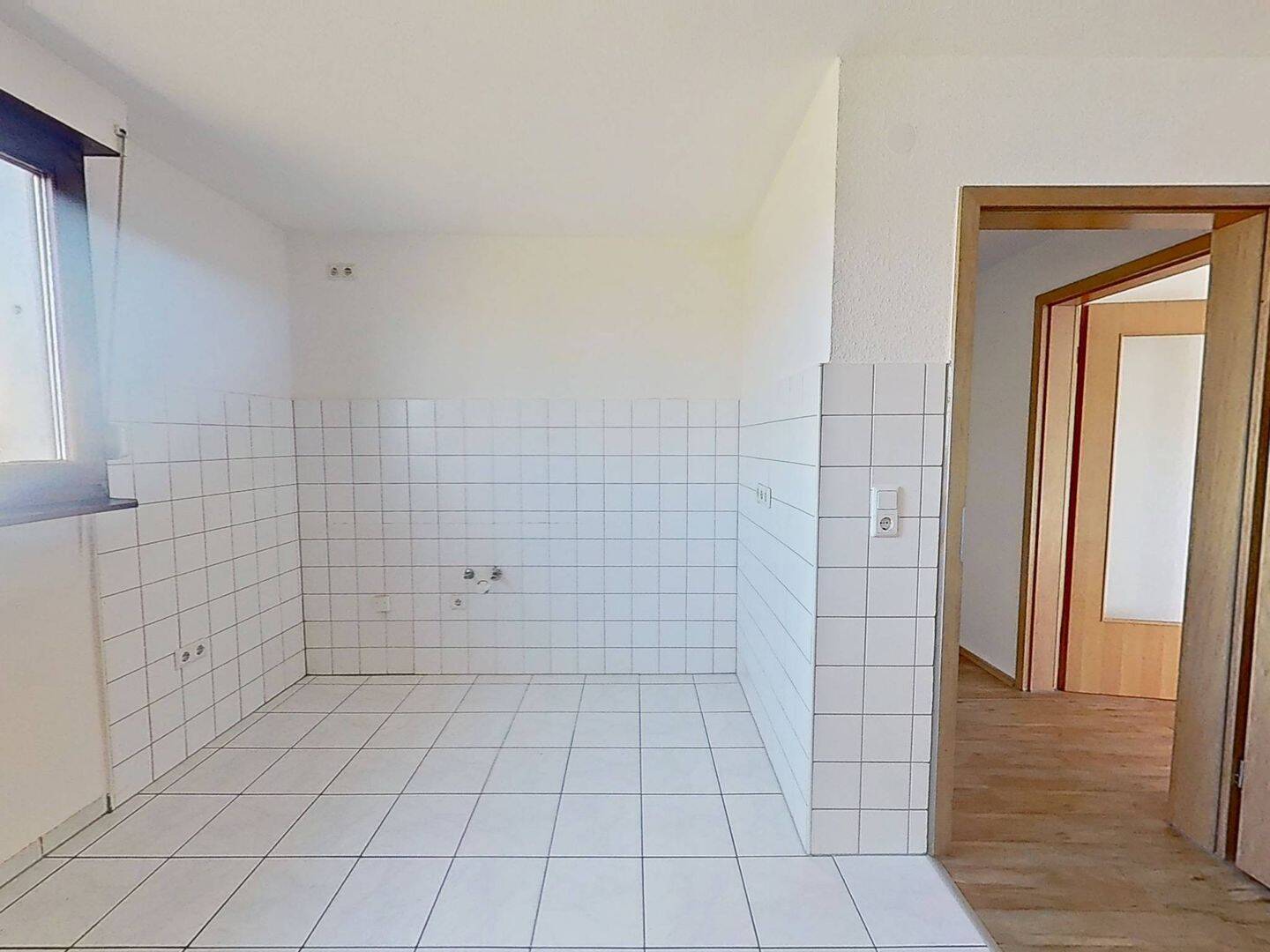 Schöne 2-Zi.-Dachgeschosswohnung mit Tageslichtbad – Leverkusen – Vorschaubild 4