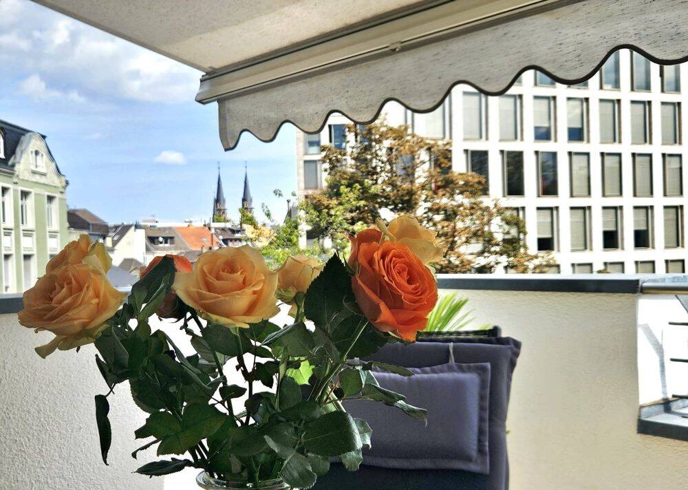 L(o)uftig Wohnen mitten in d´r City mit exponiertem Traumblick auf Bönnsche Sehenswürdigkeiten !