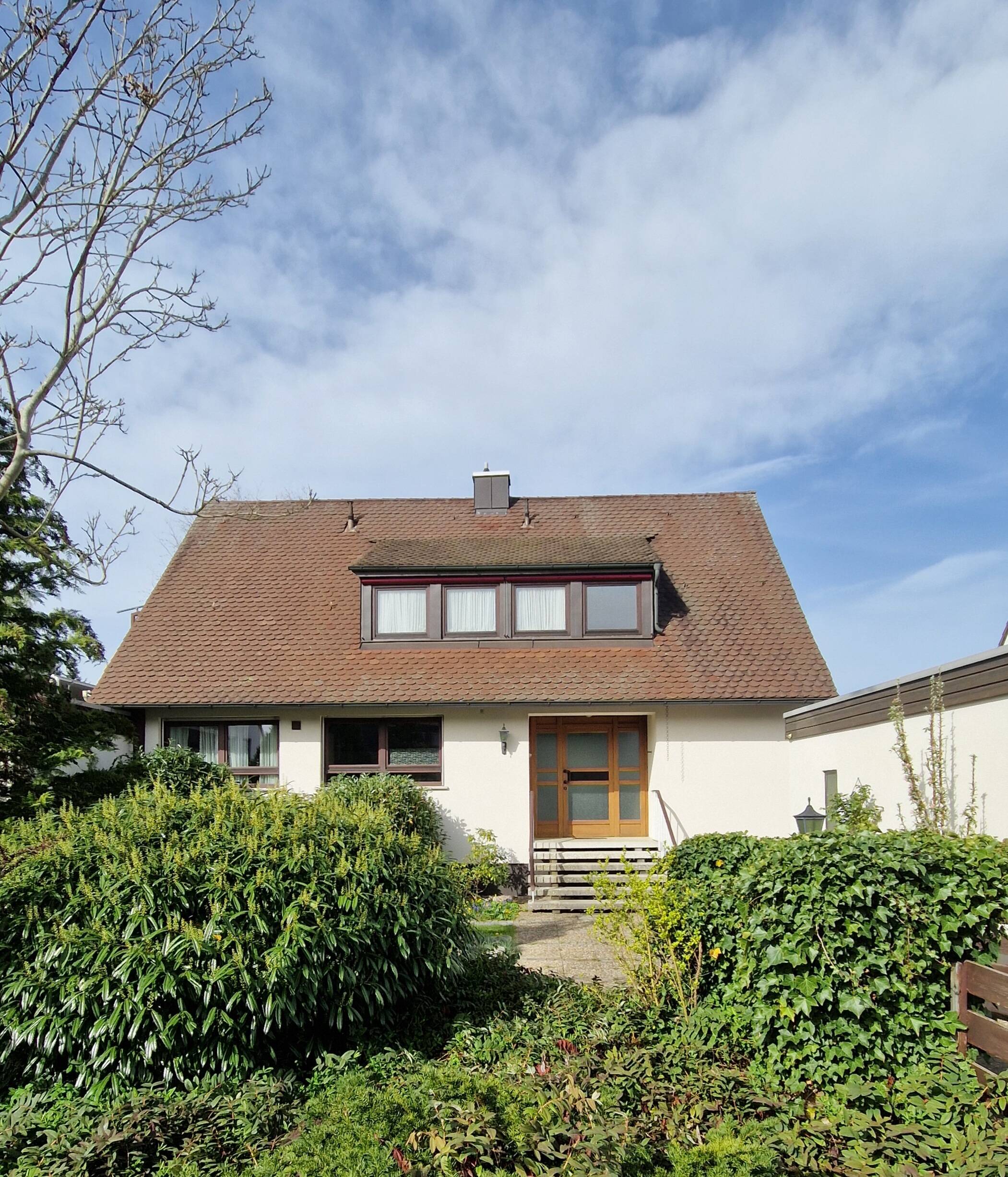 Haus mit parkähnlichem Grundstück zu vermieten