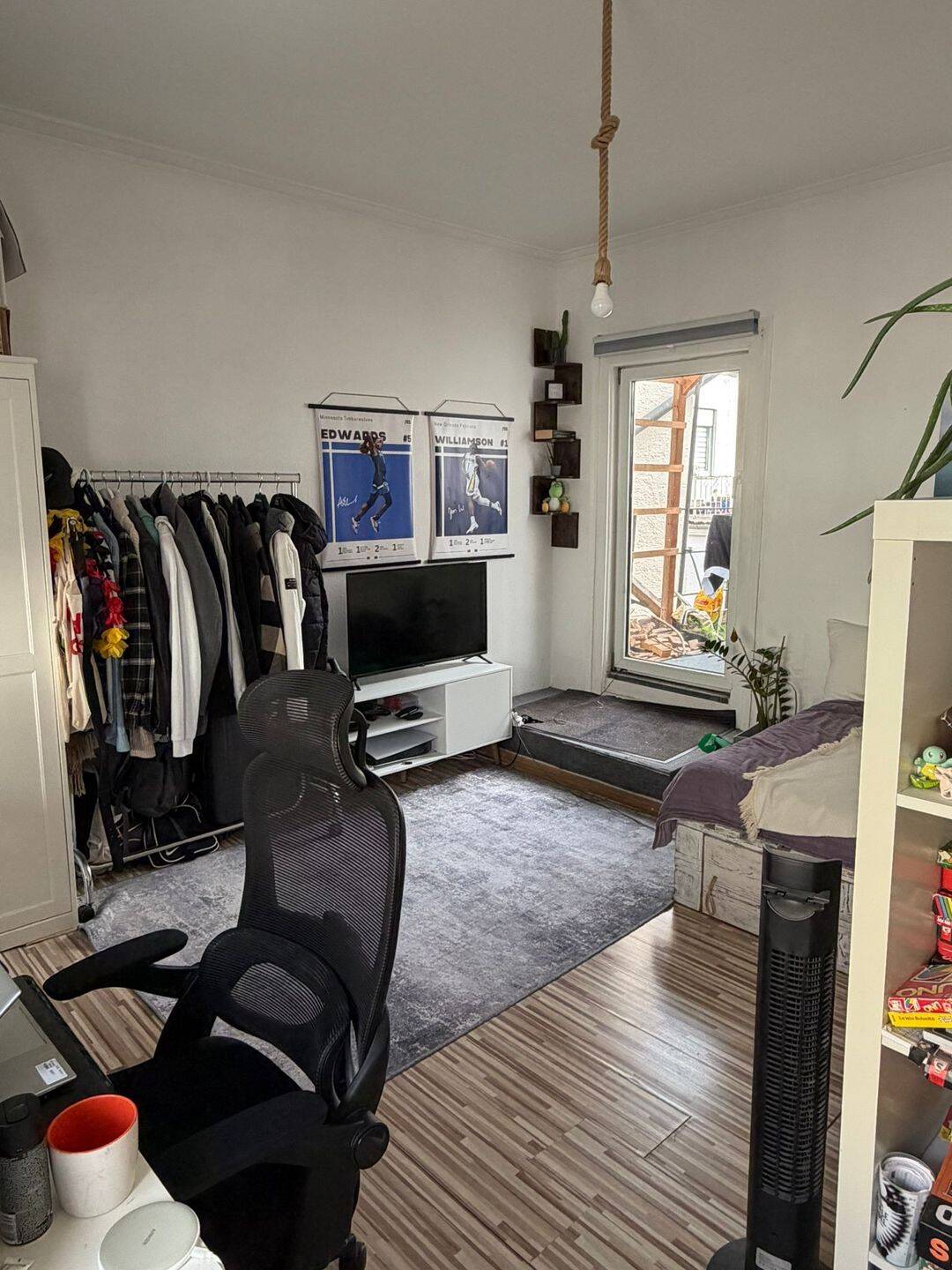 Gemütliches 17qm WG Zimmer in super Lage + Anliegende Terrasse
