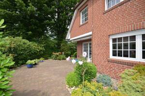 Behagliches Wohnhaus - Haushälfte - mit 121 m² Wohnfläche und einem Carport mit gemauertem Abstellschuppen in Oldenburg / Eversten – 26131 Oldenburg – Vorschaubild 2