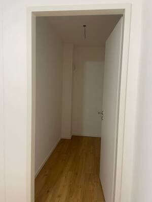 Helle 1,5-Zimmer-Wohnung im 4. Stock in Frankfurt am Main – 60329 Frankfurt am Main – Vorschaubild 3