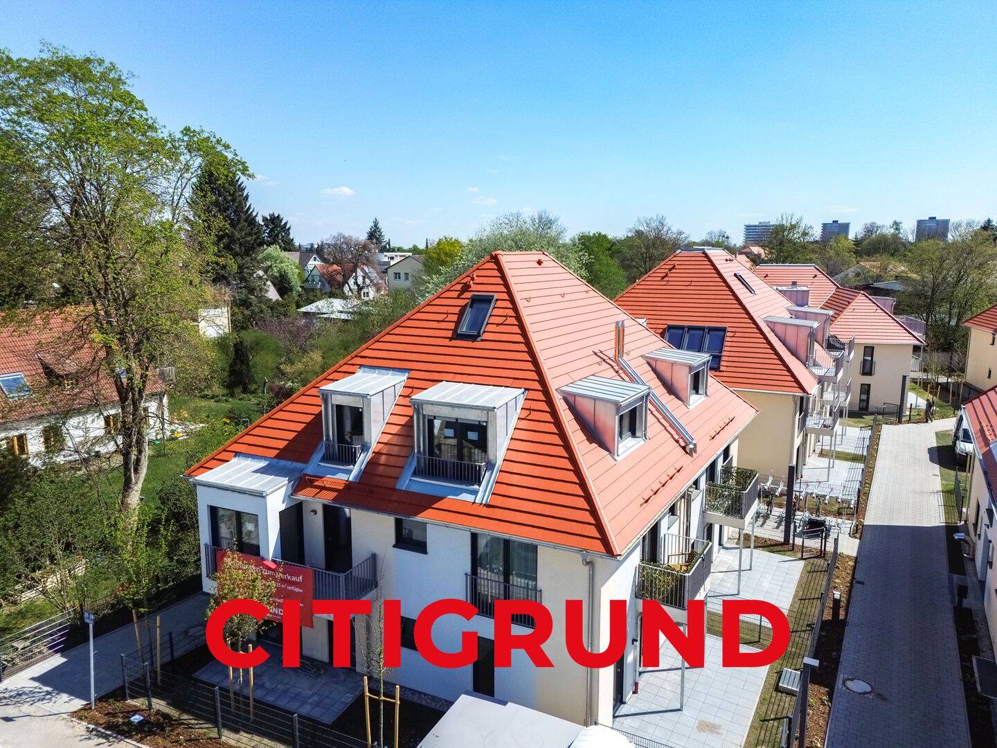 Forstenried - Hell. Modern. Individuell. - Design-Galeriewohnung mit zwei Dachbalkonen! – München – Bild 1 von 8