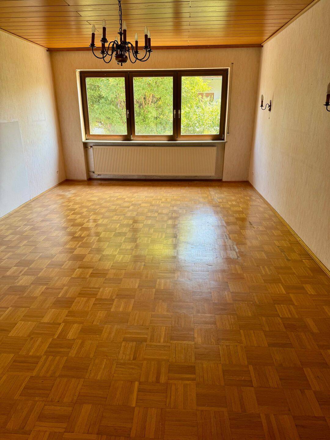Familienfreundliches Einfamilienhaus mit großem Grundstück und Doppelgarage von privat – Gau-Bickelheim – Vorschaubild 2