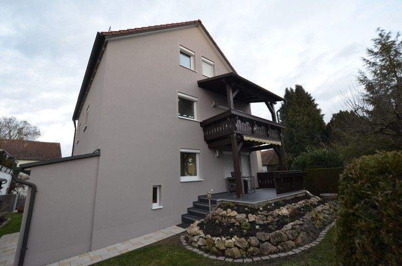 Freiwerdendes Saniertes 1-2 Familienhaus mit 2-Zi.-EG-Whg und 4-Zi.-Maisonette-Whg. mit Garten in Burgweinting – Regensburg – Vorschaubild 6