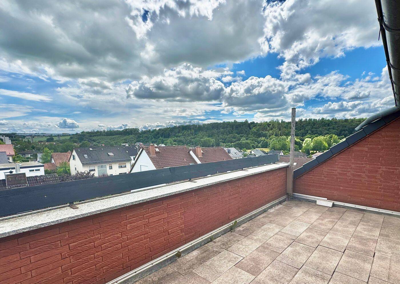 Behagliche Dachgeschosswohnung mit sonniger Loggia in harmonischer Wohnlage von Fuldabrück-Bergshs. – Fuldabrück – Vorschaubild 6