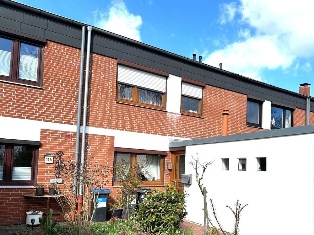 HABENHAUSEN! Erstklassiges Reihenhaus mit ausgebautem Dachgeschoß, glasüberdachter Terrasse + Garage – Bremen – Vorschaubild 2