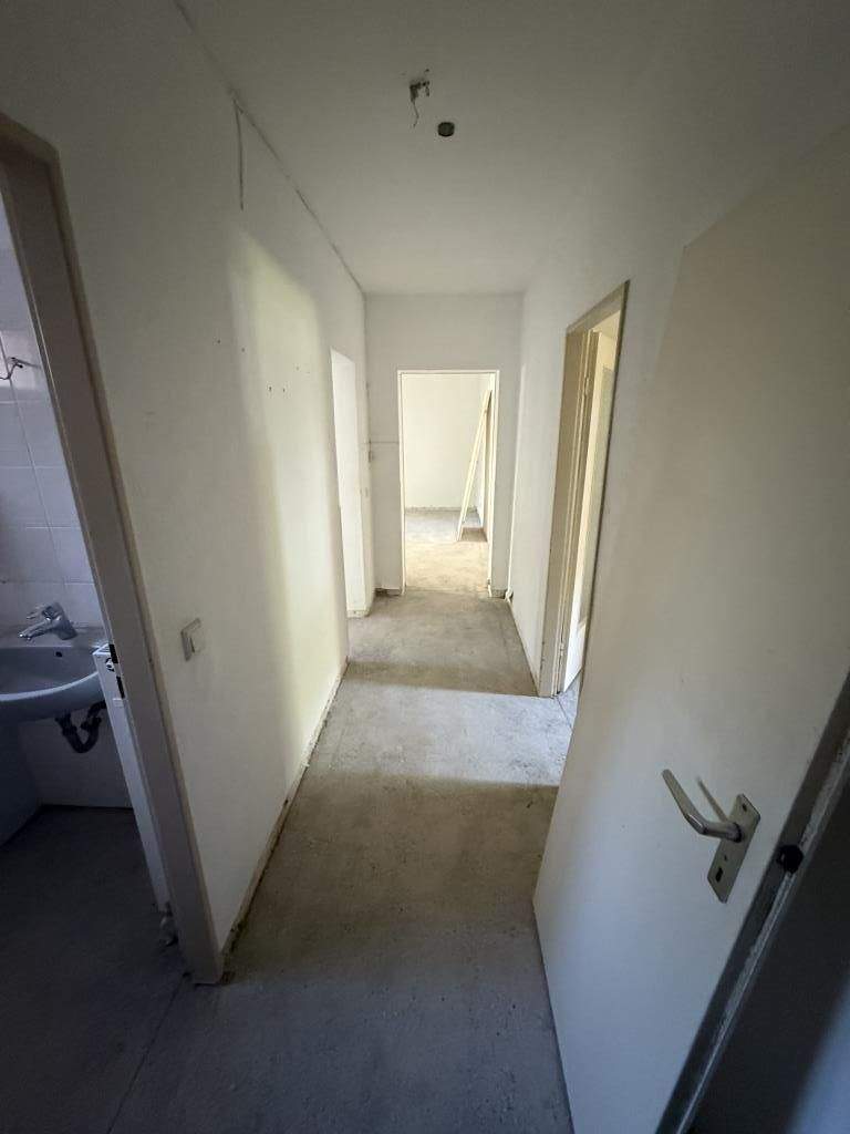 leere 3-Zi. Wohnung in Wiesbaden-Delkenheim – Wiesbaden – Vorschaubild 6