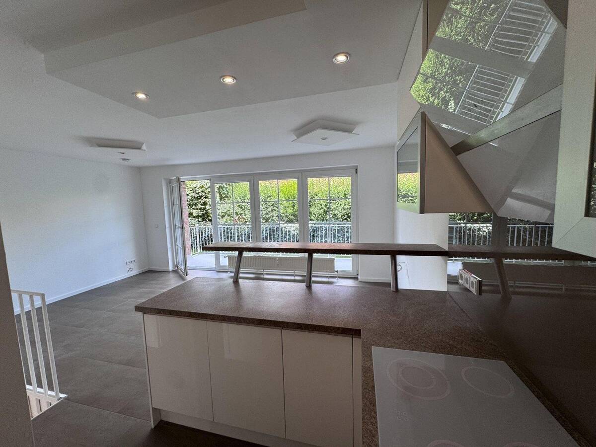Lichtdurchflutete 2,5-Zimmer-Maisonette, Terrasse und Garten - frisch renoviert & sofort beziehbar – 21147 Hamburg – Bild 1 von 9