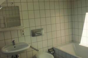 Ideale Wohnung für Singles, Paare! Tolle 2 Zi.-DG-Whg | Parkett |Bad mit Fenster – 4159 Leipzig – Vorschaubild 4