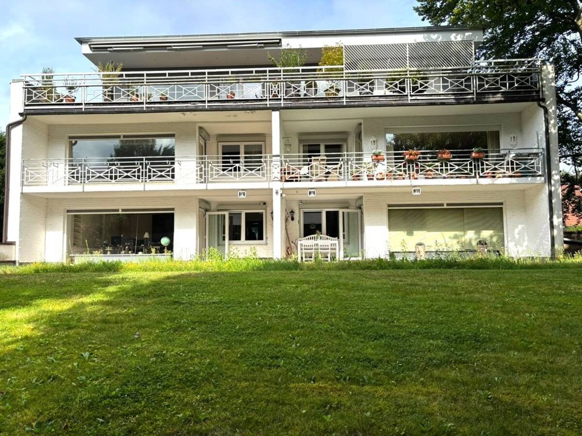 Großzügige Parterrewohnung mit imposanter Terrasse! – 22391 Hamburg – Bild 1 von 9