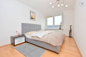 Gepflegte und schön möblierte Wohnung mit großem Balkon und TG-Stellplatz in Stuttgart-Hausen – 70499 Stuttgart – Vorschaubild 2