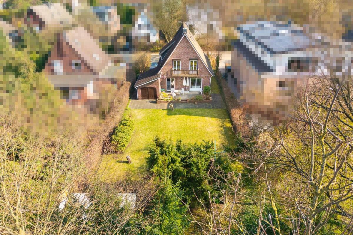 Charmantes Anwesen mit parkähnlichem Grundstück und Entwicklungspotential – 22529 Hamburg – Bild 1 von 9