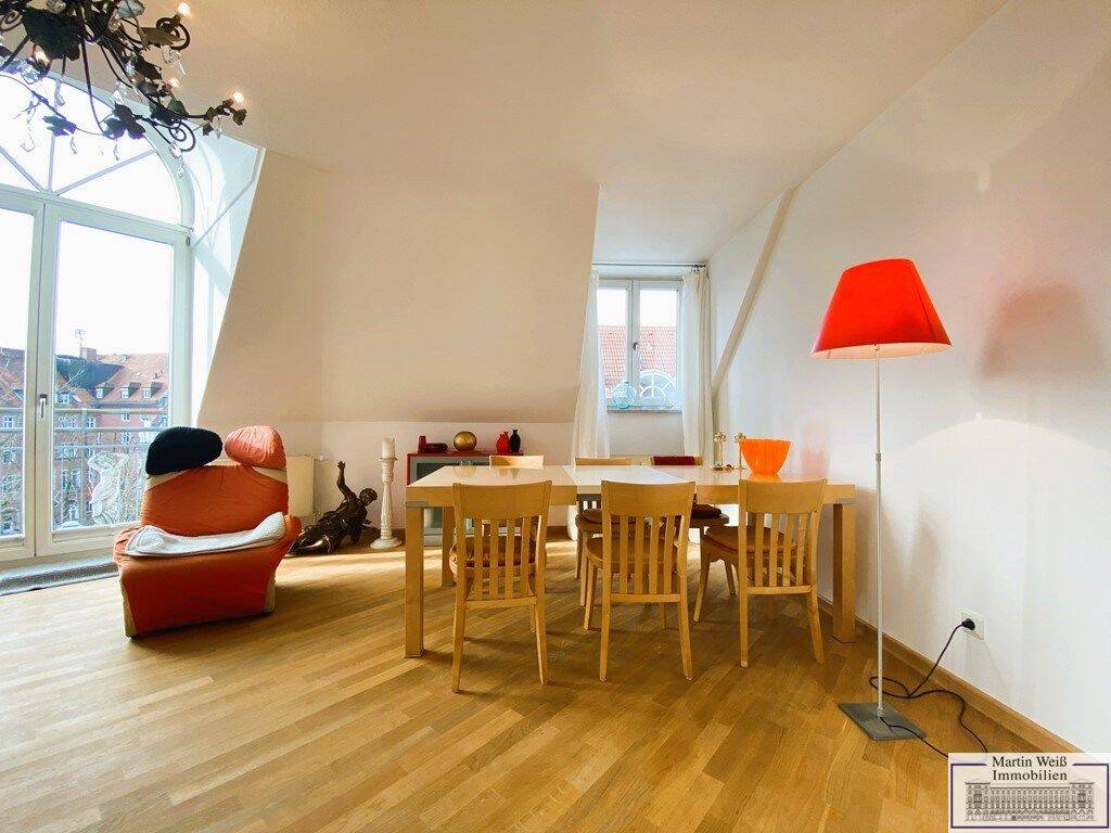 Zwischen Englischem Garten und der Isar gelegen: 4-Zimmer-Maisonette-Wohnung mit Süd-Balkon und DT – München – Vorschaubild 7