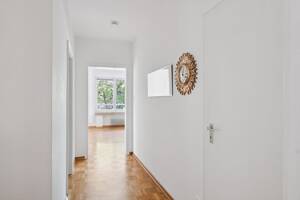 Begehrte Blankeneser Wohnlage: Helle Wohnung mit zwei Balkonen und Süd-West Ausrichtung – 22587 Hamburg – Vorschaubild 2
