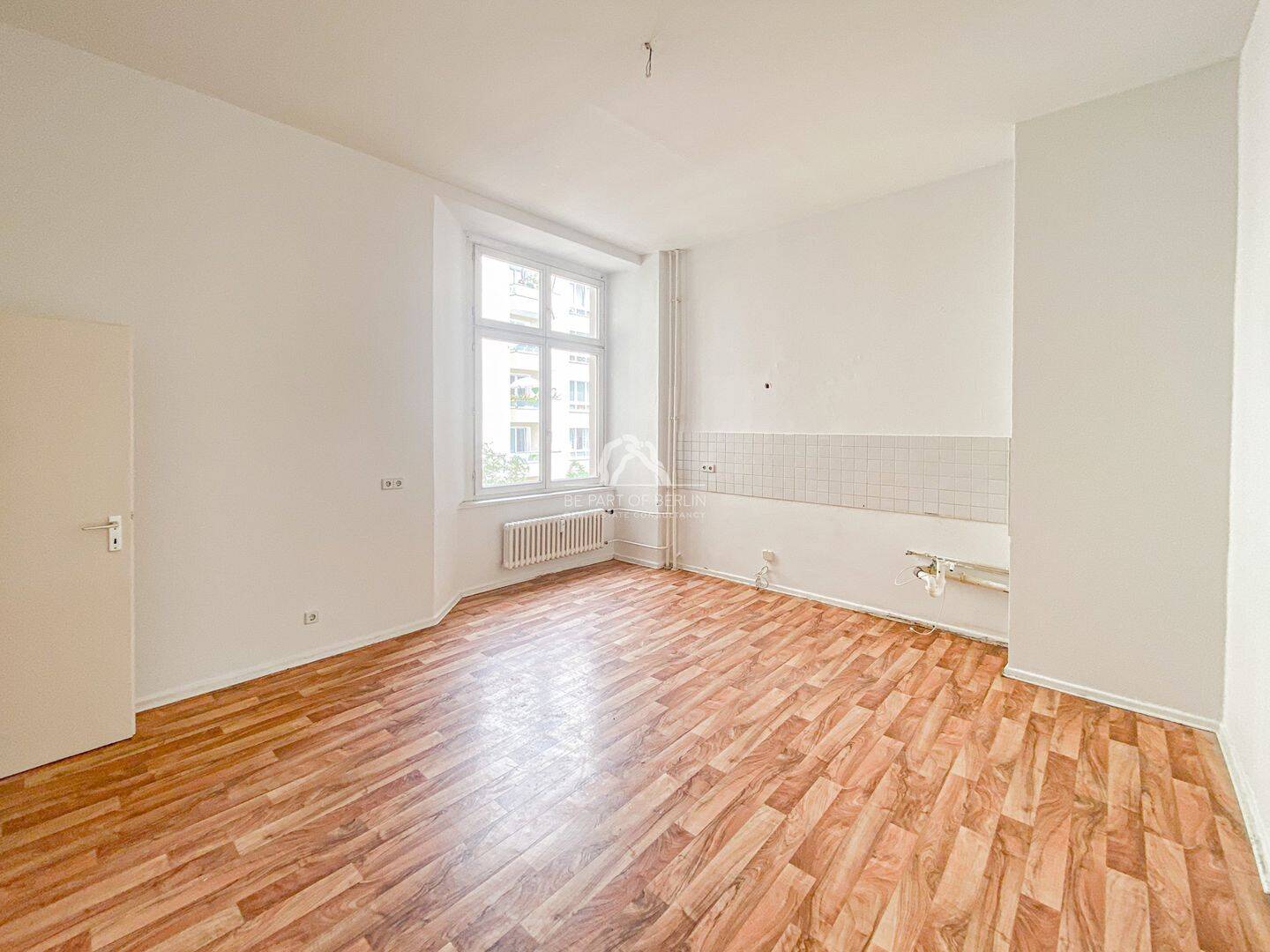 GROßZÜGIGE & KLASSISCH SCHÖNE ALTBAUWOHNUNG MIT TOLLEM BLICK! RUHIG & GRÜN GELEGEN! PROVISIONSFREI! – Berlin – Vorschaubild 8