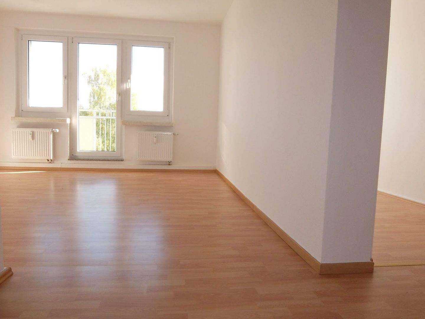 Einziehen im Frühling: Mietfrei starten oder Gutschein sichern – Chemnitz – Vorschaubild 2