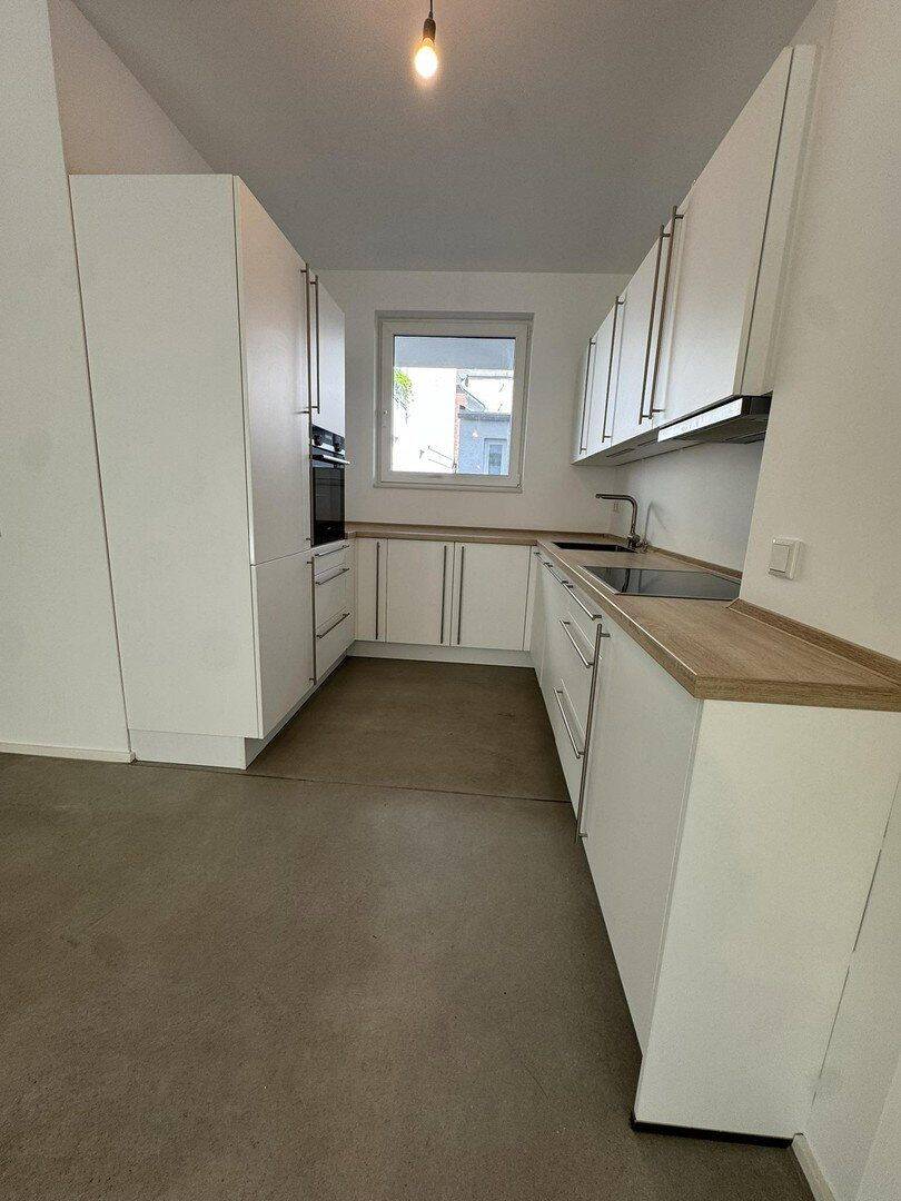 Ruhiges 6-Zi-Townhouse im Innenhof mit Garten ideal für Familien mit Homeoffice – Düsseldorf – Vorschaubild 4
