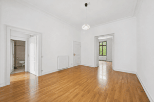 Gründerzeit-Altbau - bezugsfreie 4-Zimmer-Wohnung mit Balkon im Herzen der Bonner Südstadt