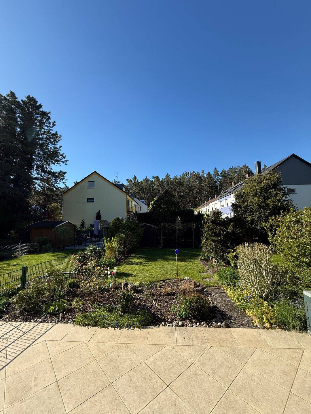 Reihenmittelhaus Nbg.-Gaulnhofen, beste Lage, 140 m² Wfl., 6 Zi., 261 m² Grund., Südgarten, Garage ! – Nürnberg – Vorschaubild 3