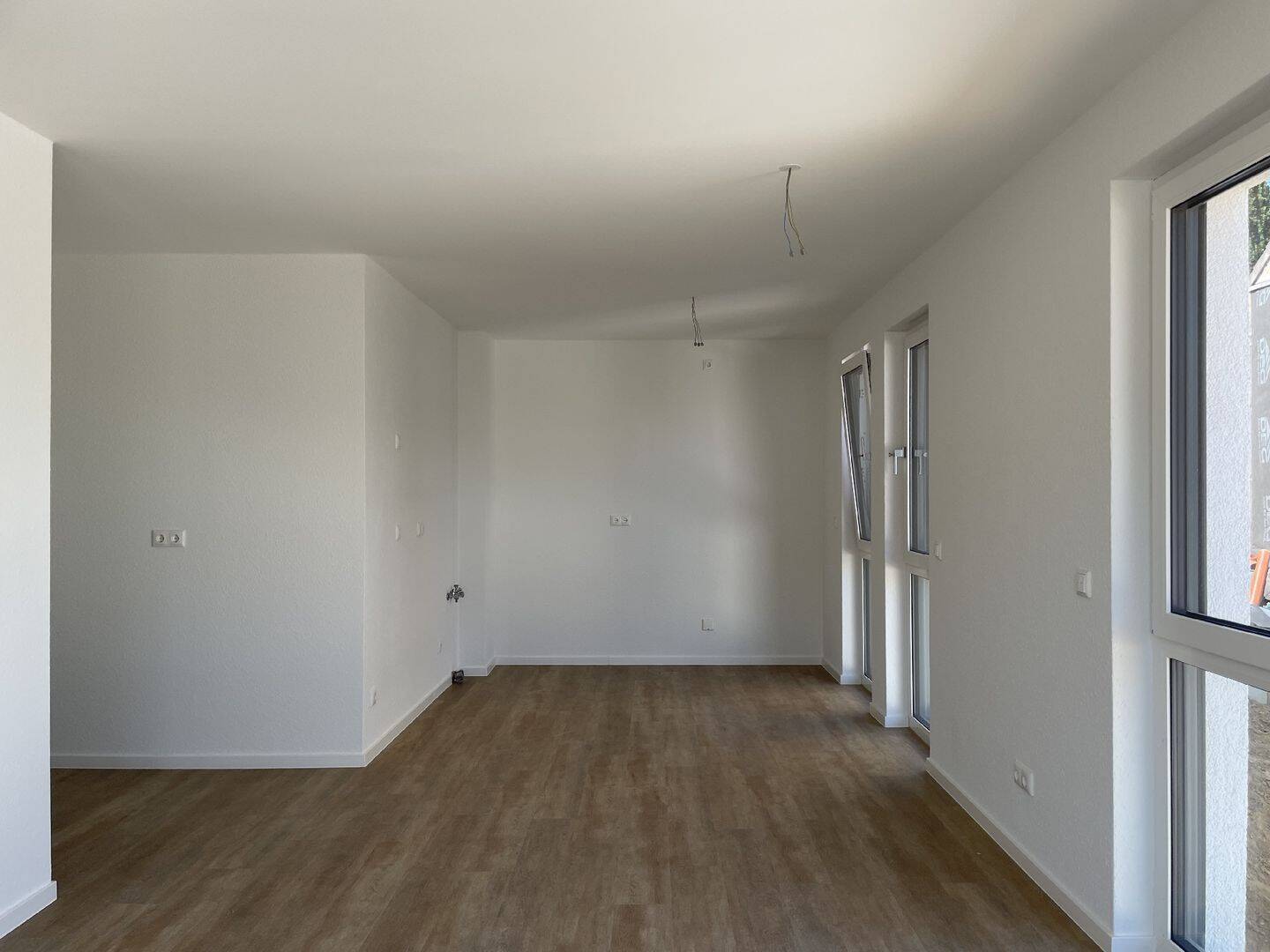 helle Wohnung in zum Innenhof mit Einzelgarage und Stromanschluss für E-Ladestation – Leverkusen – Vorschaubild 9