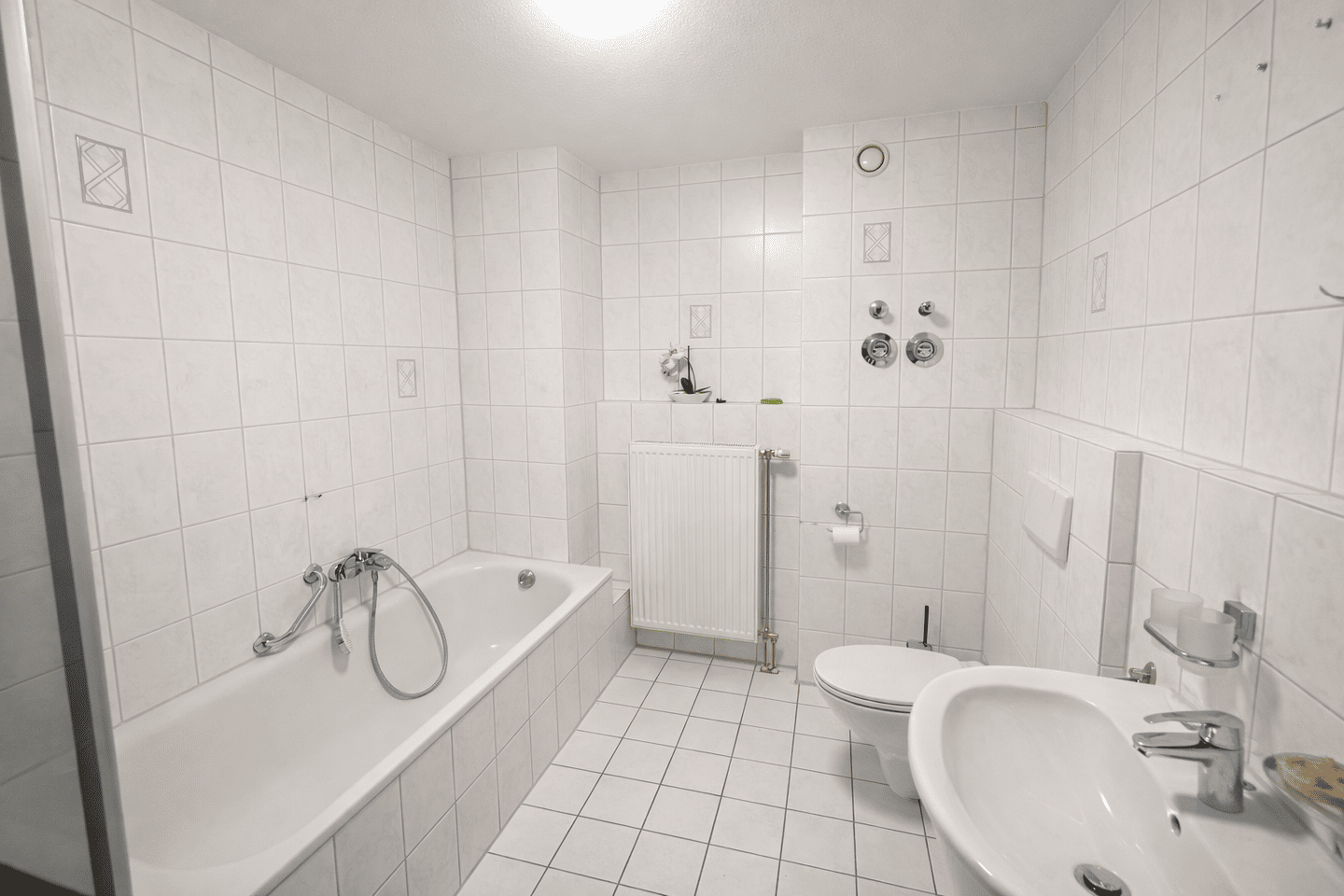 Helle und neu sanierte 3- Zimmer Whg. mit großer Dachterrasse und Stellplatz in zentraler Lage – Pforzheim – Vorschaubild 4