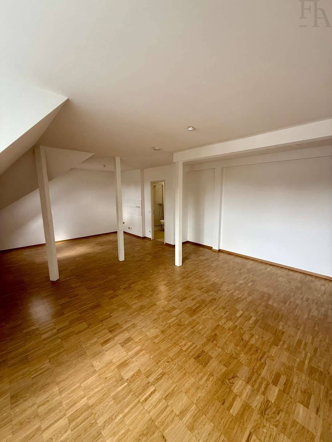 Kapitalanlage - saniert und provisionsfrei - Universitätsstraße 20 - 1 Zimmer Küche, Duschbad