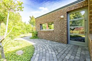 Besondere Immobilie: Winkelbungalow mit PV-Anlage, idyllischem Grundstück, Pavillon und Gartenteich – 22547 Hamburg – Vorschaubild 7