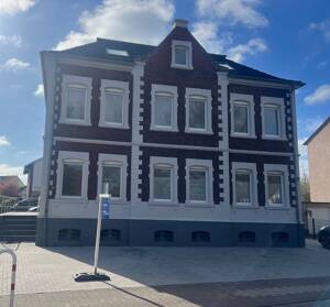 Kernsanierte Dachgeschosswohnung in Top Lage !