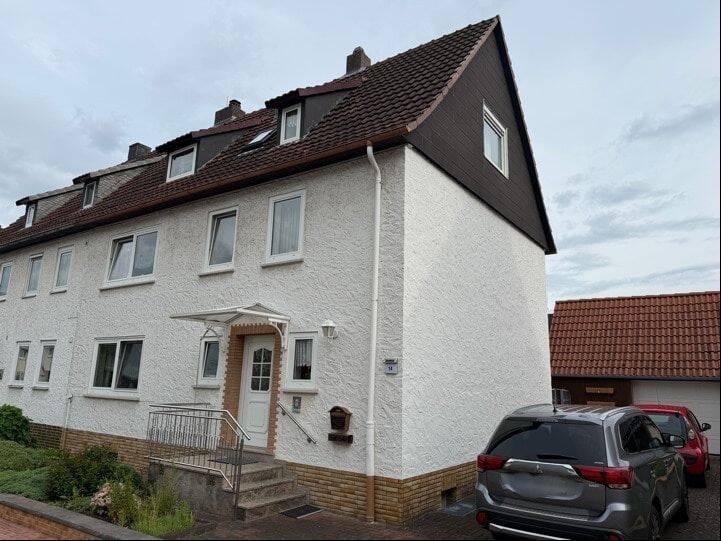 Doppelhaushälfte mit Garage im Herzen von Heringen – Heringen – Bild 1 von 9