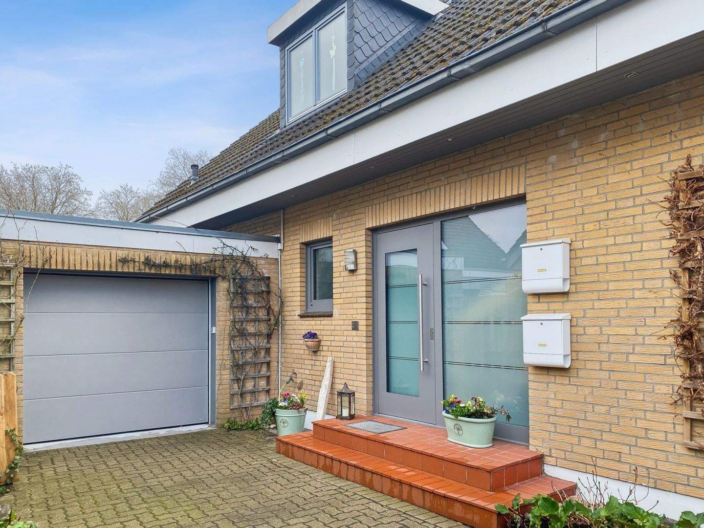 ERBBAURECHT: Gepflegte Doppelhaushälfte in ruhiger Lage in Stockelsdorf – Stockelsdorf – Bild 1 von 9