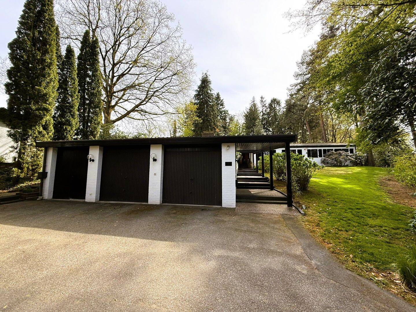 Stilvoller, großzügiger Bungalow direkt am Hamburger Land- und Golfclub Hittfeld! – Seevetal – Vorschaubild 2