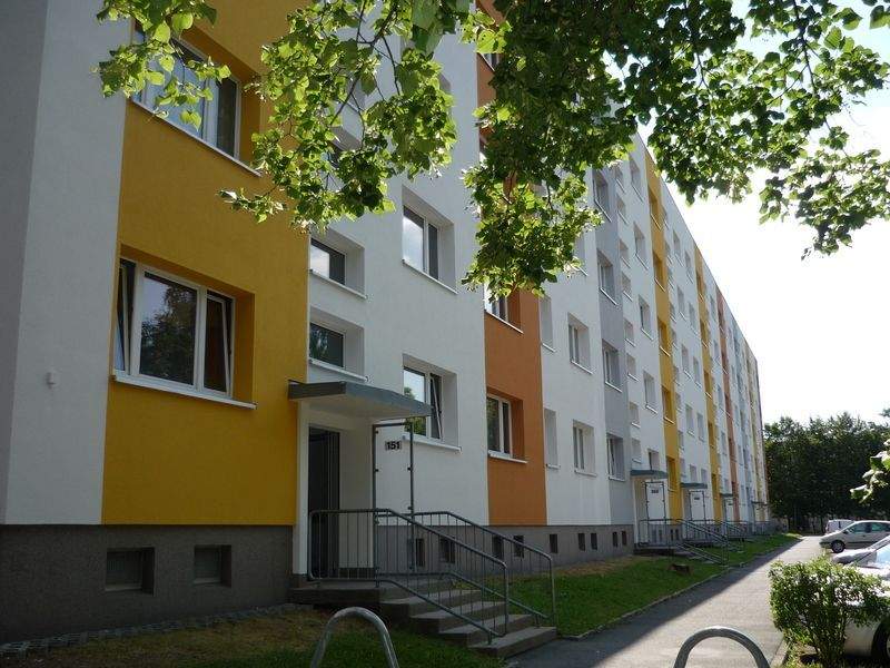 Helle Familienwohnung mit 68 qm + Loggia + PkW- Stellplatz!!!