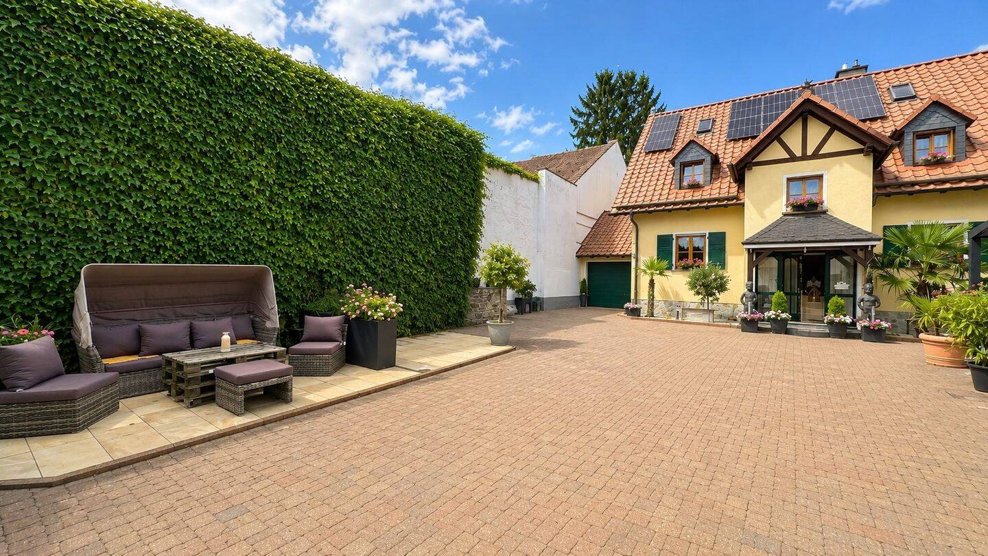 Exklusives Familiendomizil mit Wellnessbereich, Sonnengarten, Garage, 3 Stellplätzen, beste Wohnlage – Wiesbaden – Vorschaubild 4
