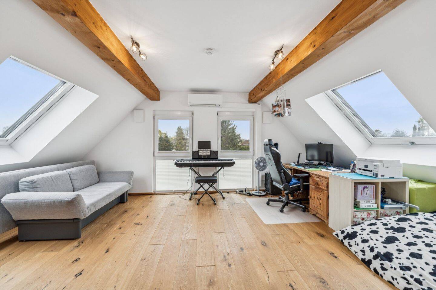 Stilvolle Maisonettewohnung in idyllischer Seitenstraße – München – Vorschaubild 2