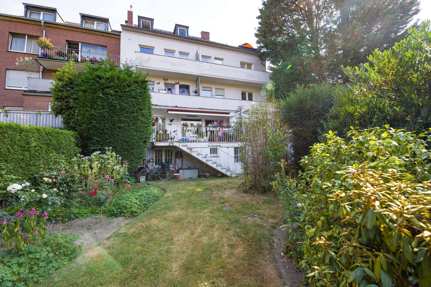 MG-Odenkirchen: TOP Kap.-Anlage mit 120m² EG-Whg. u. 6 Garagen – Mönchengladbach – Vorschaubild 2