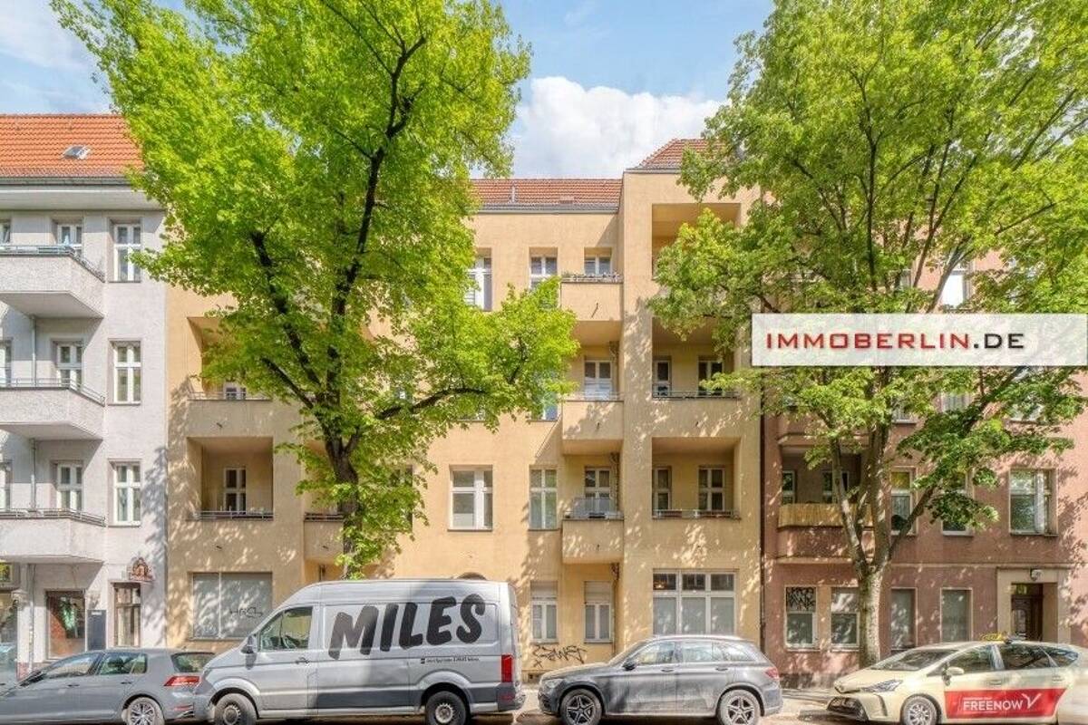 IMMOBERLIN.DE - Liebenswürdige Altbauwohnung mit Westloggia – 13409 Berlin – Bild 1 von 9