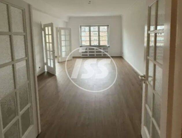 Helle, gehobene 3-Zimmer-Altbauwohnung - Erstbezug nach Sanierung – Düsseldorf – Vorschaubild 5