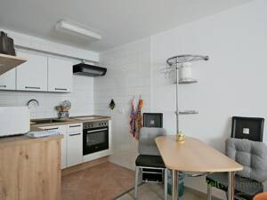 (EF1090_M) Erfurt: Marbach, neu möblierte 2-Zimmer-Wohnung mit separatem Hauseingang, WLAN inklusive – 99092 Erfurt – Vorschaubild 2