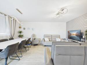 Lichtdurchflutete 3-Zimmer-Wohnung mit Loggia & Tiefgarage in Offenburg! – 77652 Offenburg – Vorschaubild 5