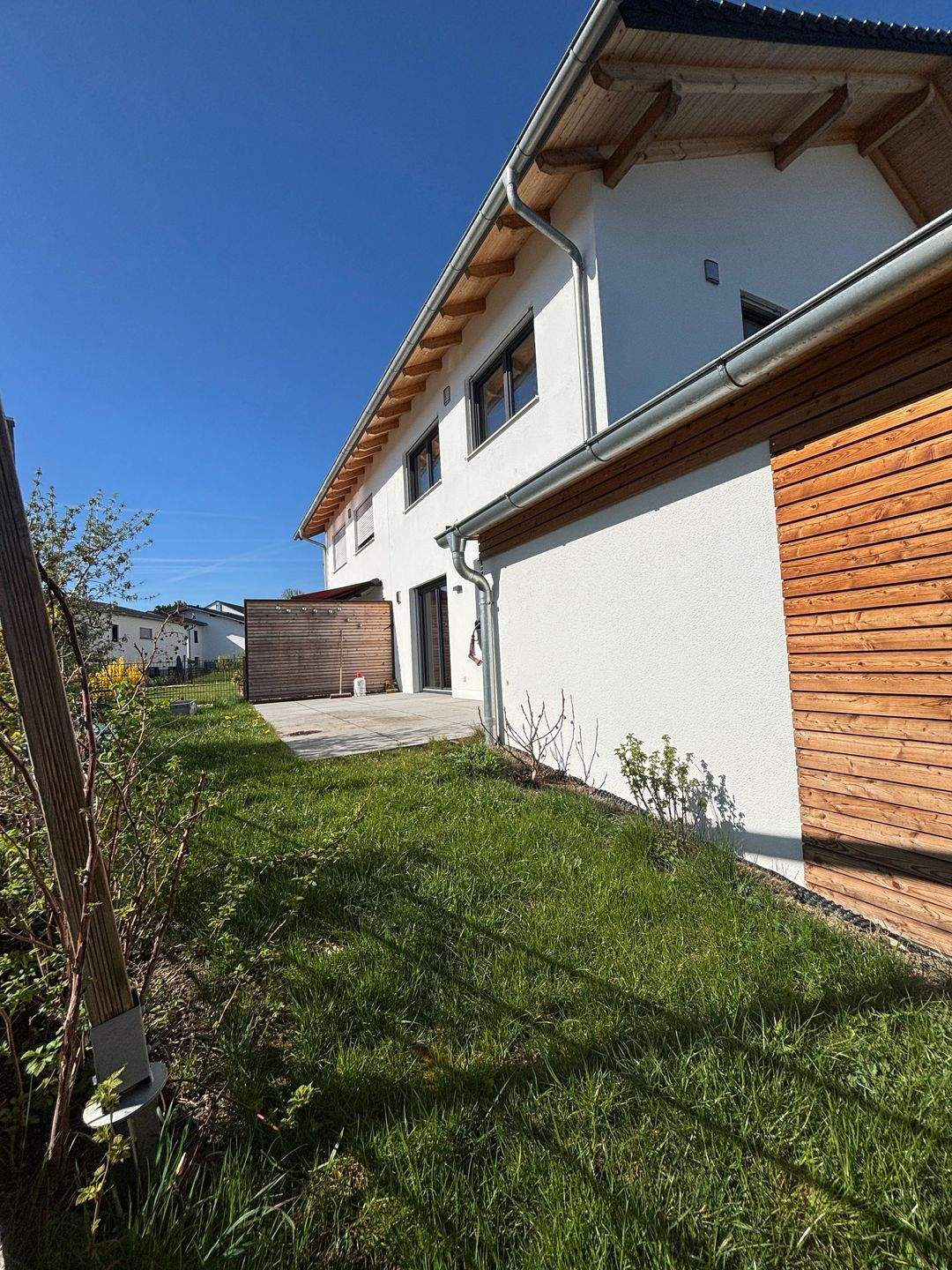 MODERNE & HOCHWERTIGE DOPPELHAUSHÄLFTE MIT GARTEN IN HAUNWANG – Eching – Vorschaubild 3