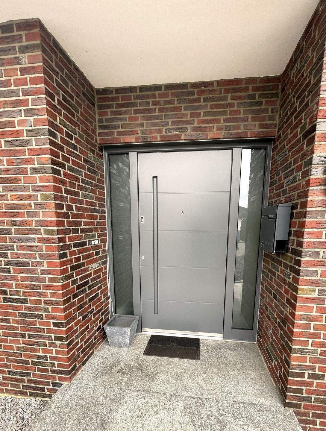 Moderner Winkelbungalow inkl. schöner EBK, hochwertiger Möbel, Kamin, Sauna, 2 Terrassen, Traumgarten, etc. – Mönchengladbach – Vorschaubild 4