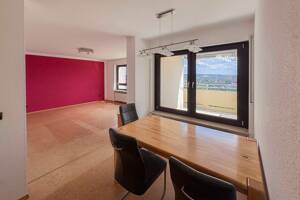 3,5-Zimmer-Wohnung mit Traum-Ausblick, großem Balkon & TG-Stellplatz – 97076 Würzburg – Vorschaubild 1