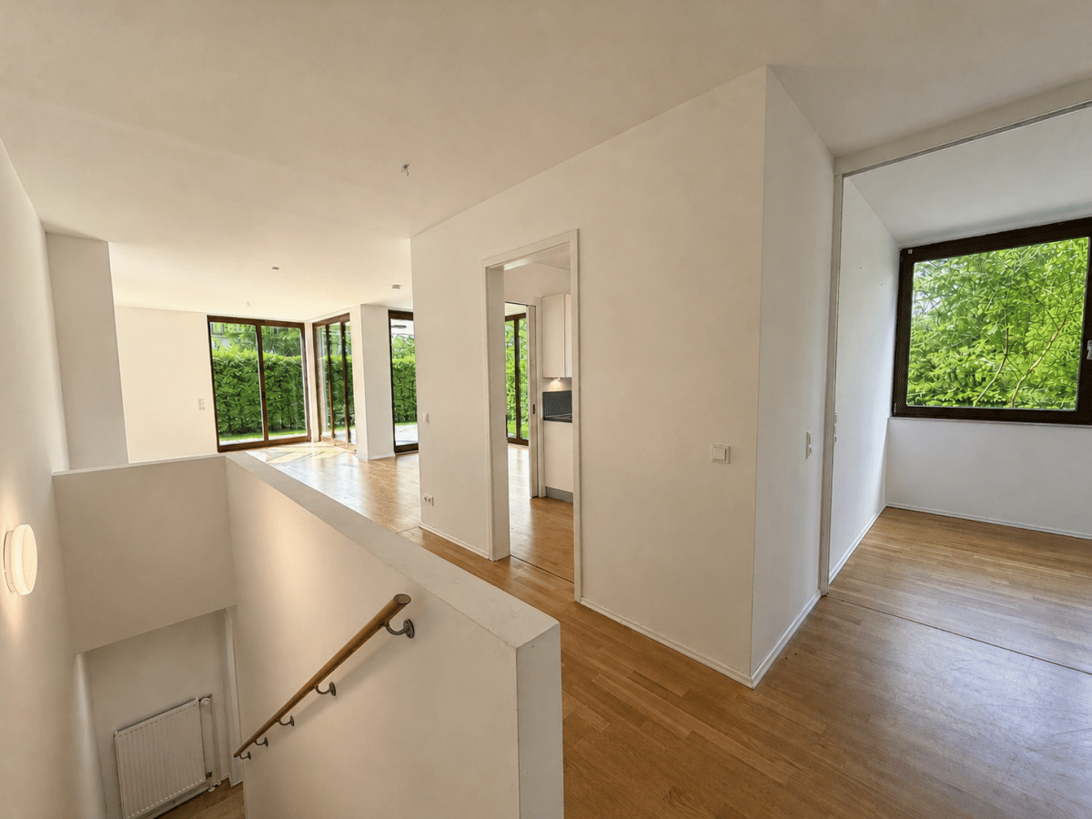 Ruhige, mod. Maisonette-ETW in Rissen mit EBK, 3 Bädern, Süd/West-Terrasse, Garten + TG-Stellplatz – Hamburg – Vorschaubild 4